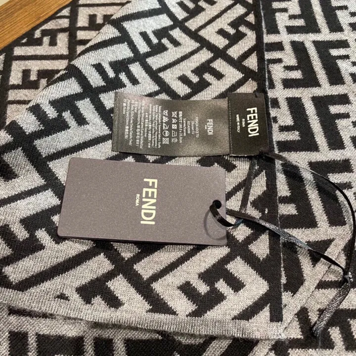 スーパーコピー フェンディ マフラー