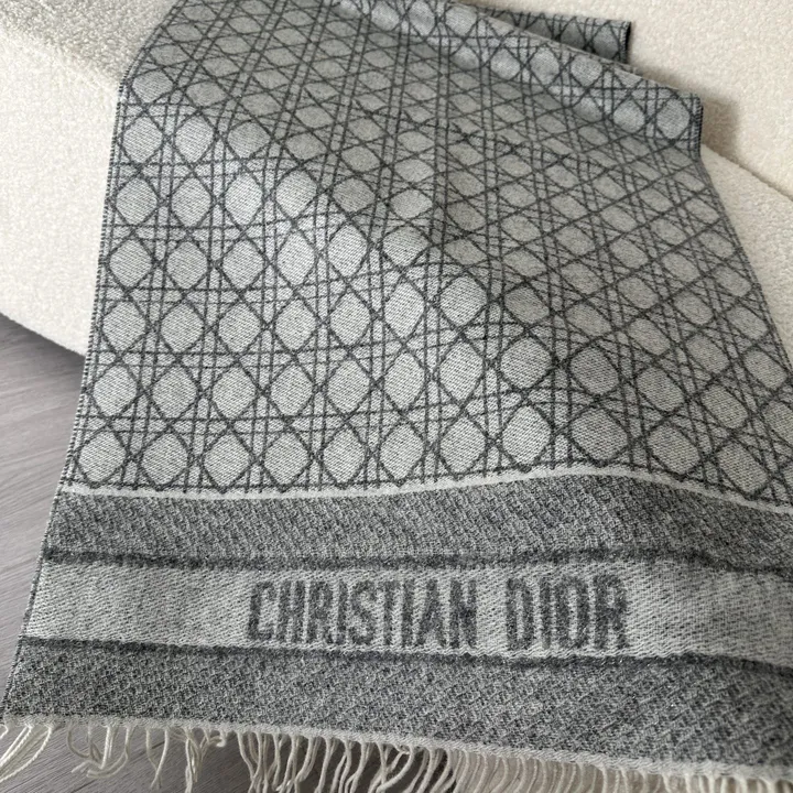 スーパーコピー ディオール マフラー