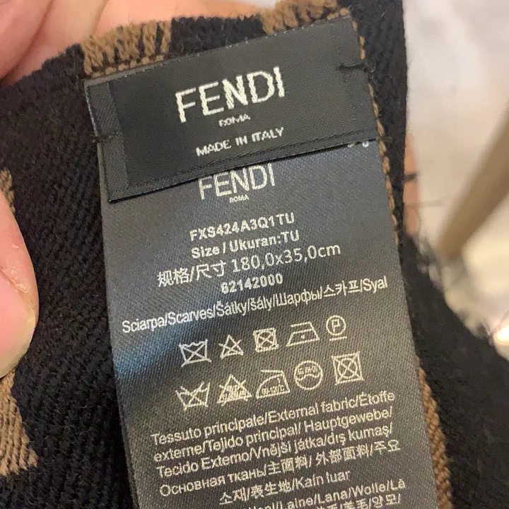 スーパーコピー フェンディ マフラー