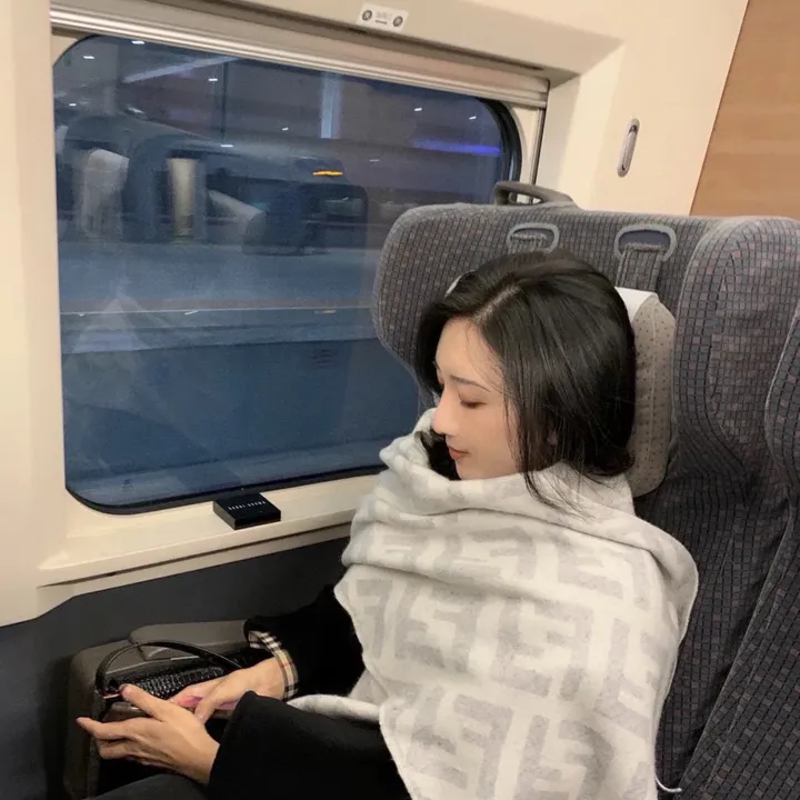 スーパーコピー フェンディ マフラー