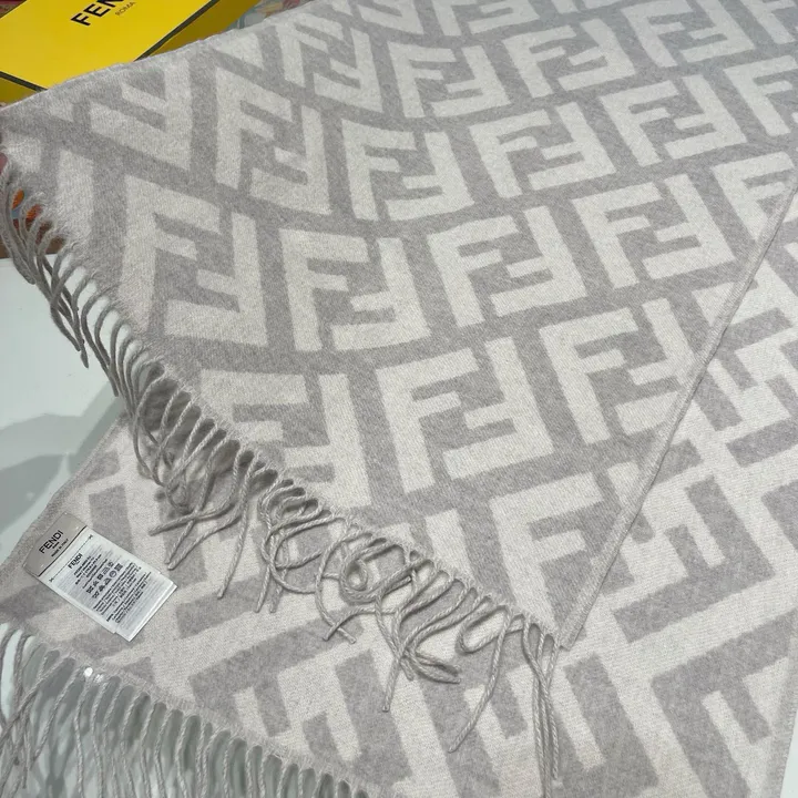 スーパーコピー フェンディ マフラー