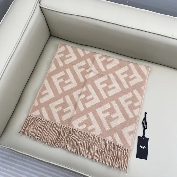 スーパーコピー フェンディ マフラー