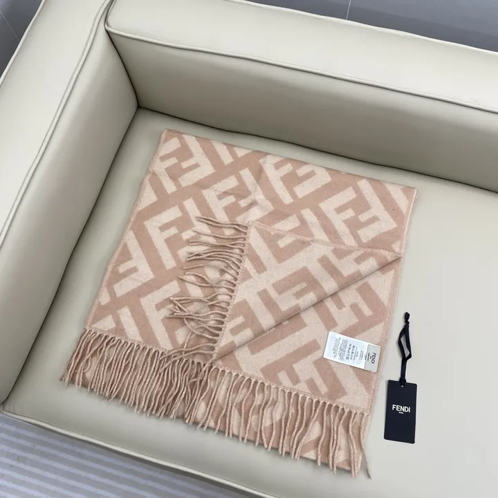 スーパーコピー フェンディ マフラー