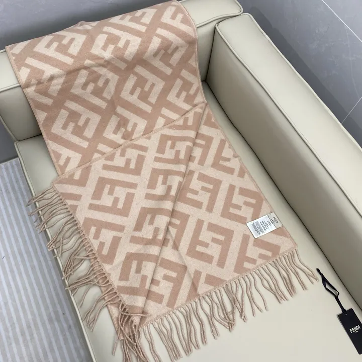 スーパーコピー フェンディ マフラー