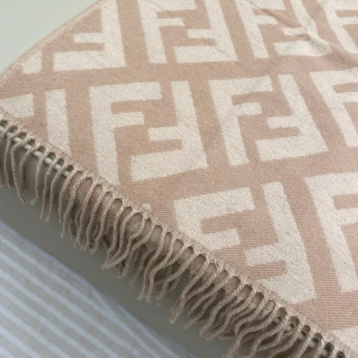 スーパーコピー フェンディ マフラー