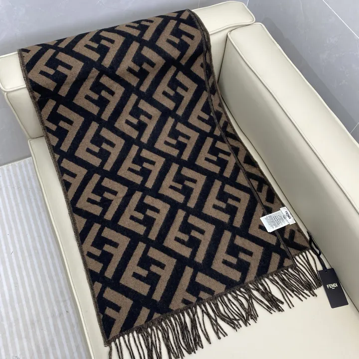 スーパーコピー フェンディ マフラー