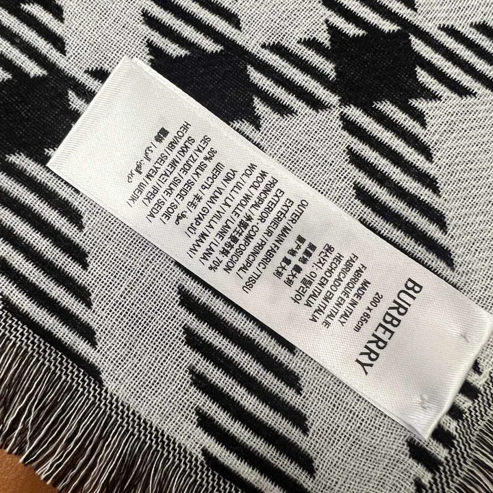 スーパーコピー バーバリー ス マフラー