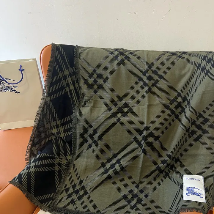 スーパーコピー バーバリー ス マフラー