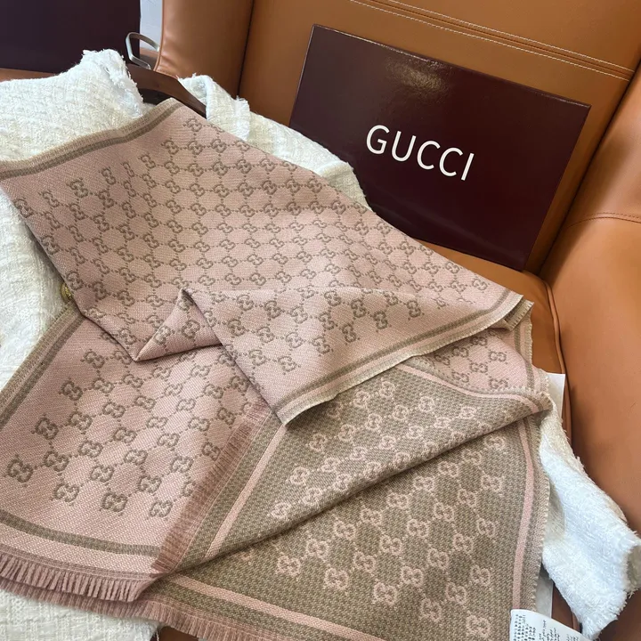 スーパーコピー グッチ マフラー