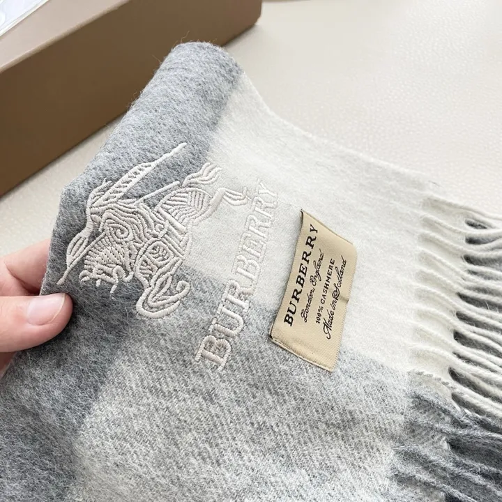 スーパーコピー バーバリー ス マフラー