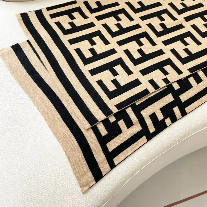 スーパーコピー フェンディ マフラー