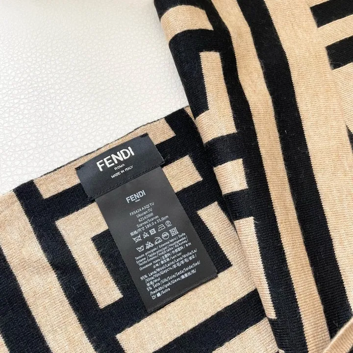 スーパーコピー フェンディ マフラー