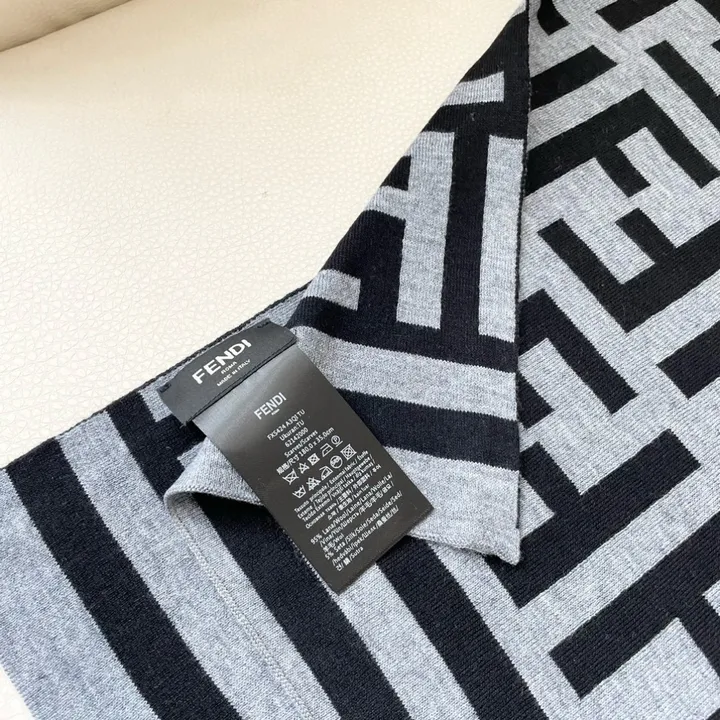 スーパーコピー フェンディ マフラー