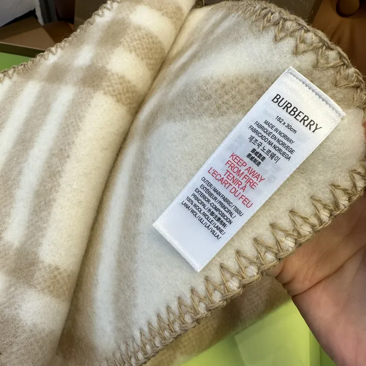 スーパーコピー バーバリー ス マフラー