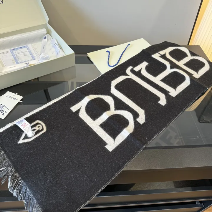 スーパーコピー バーバリー ス マフラー