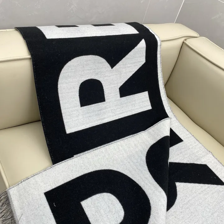 スーパーコピー バーバリー ス マフラー