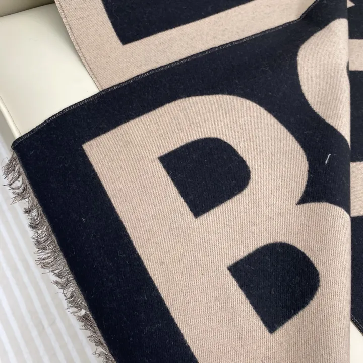 スーパーコピー バーバリー ス マフラー