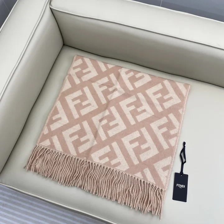 スーパーコピー フェンディ マフラー