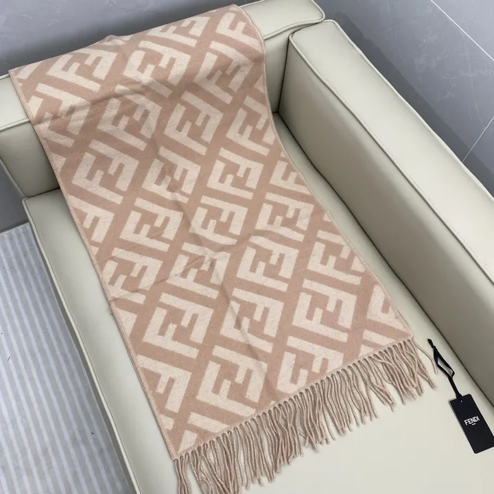 スーパーコピー フェンディ マフラー