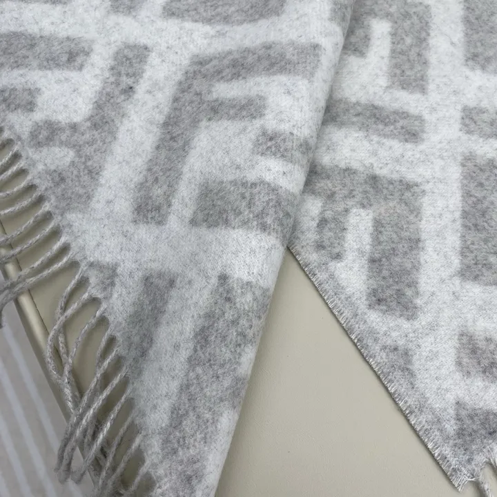 スーパーコピー フェンディ マフラー