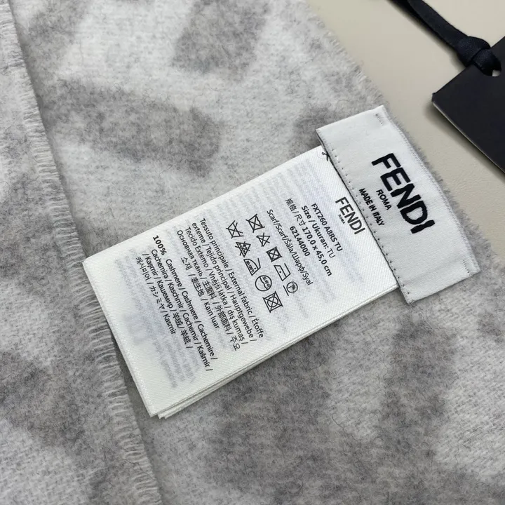 スーパーコピー フェンディ マフラー