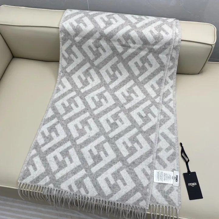 スーパーコピー フェンディ マフラー