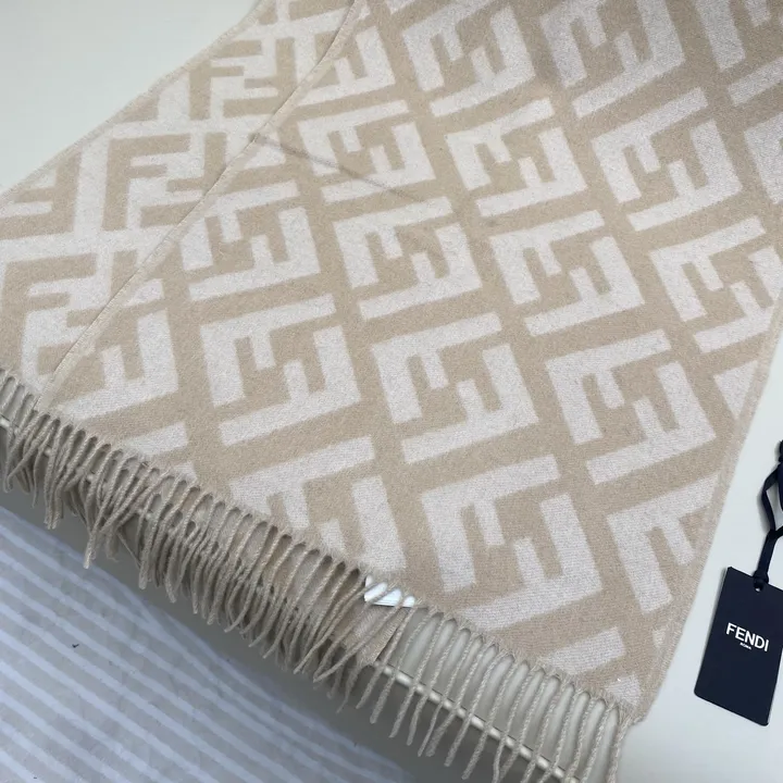 スーパーコピー フェンディ マフラー