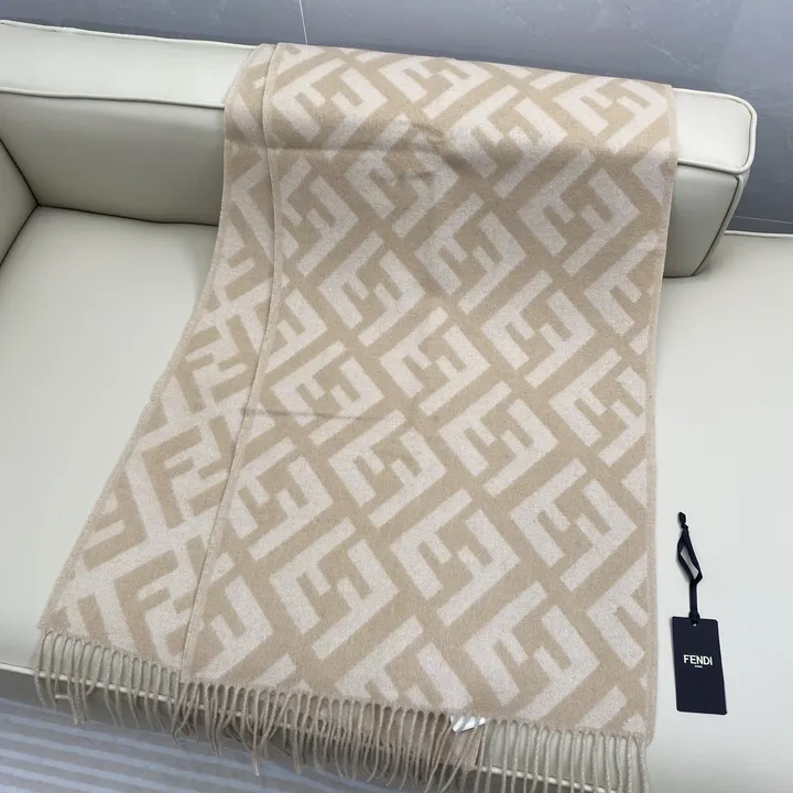 スーパーコピー フェンディ マフラー