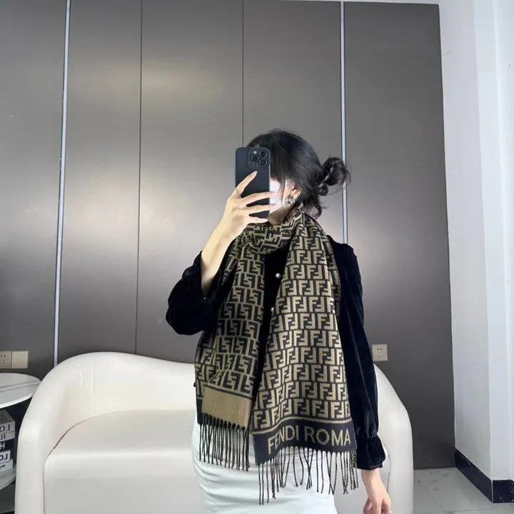 スーパーコピー フェンディ マフラー