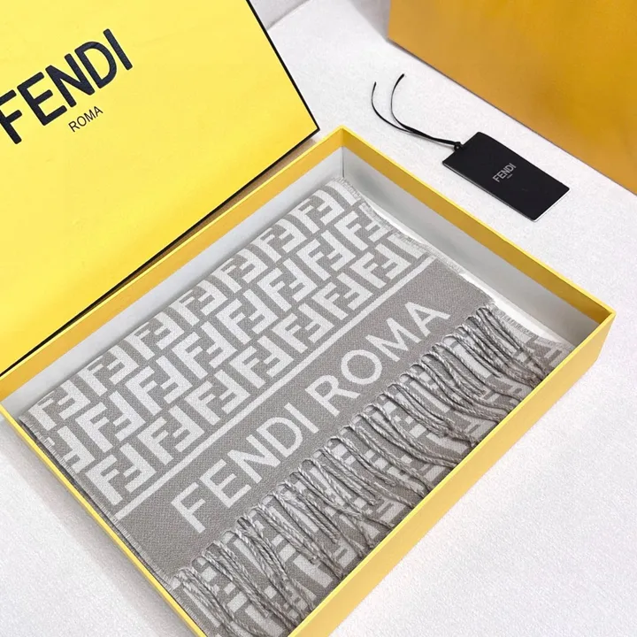 スーパーコピー フェンディ マフラー