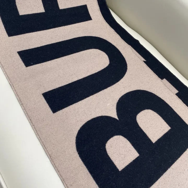 スーパーコピー バーバリー ス マフラー