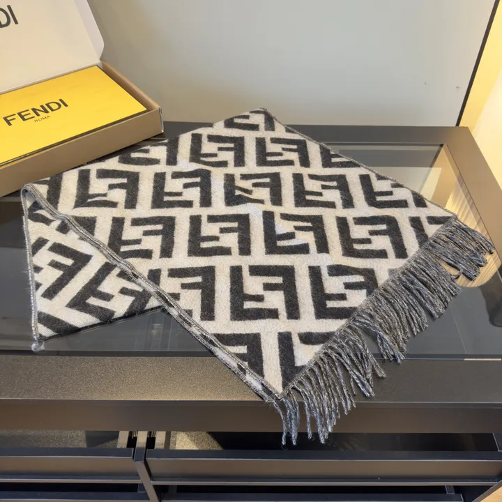 スーパーコピー フェンディ マフラー