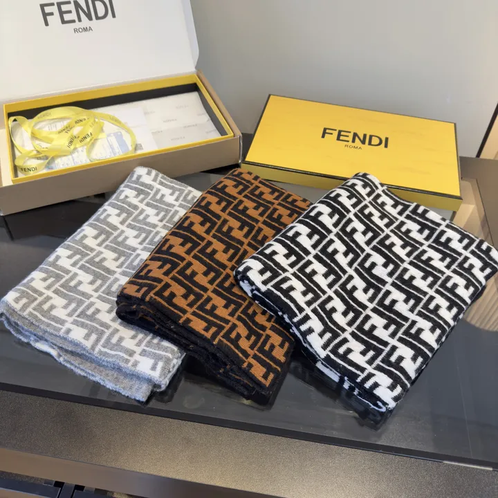 スーパーコピー フェンディ マフラー