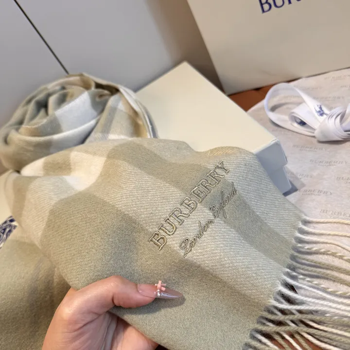 スーパーコピー バーバリー ス マフラー