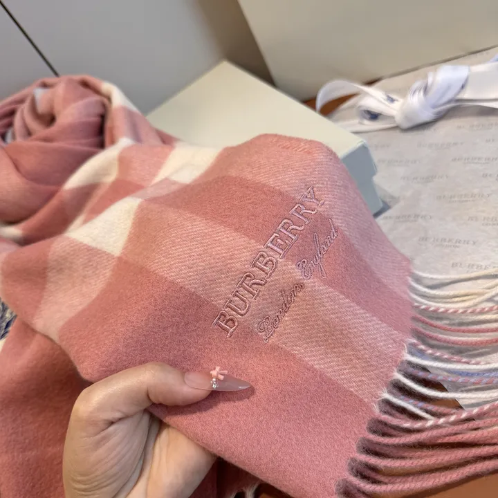 スーパーコピー バーバリー ス マフラー