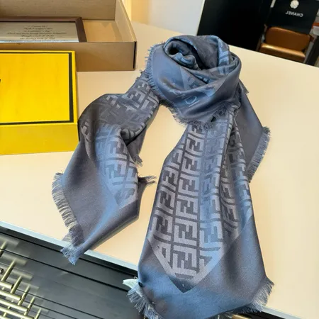 スーパーコピー フェンディ マフラー