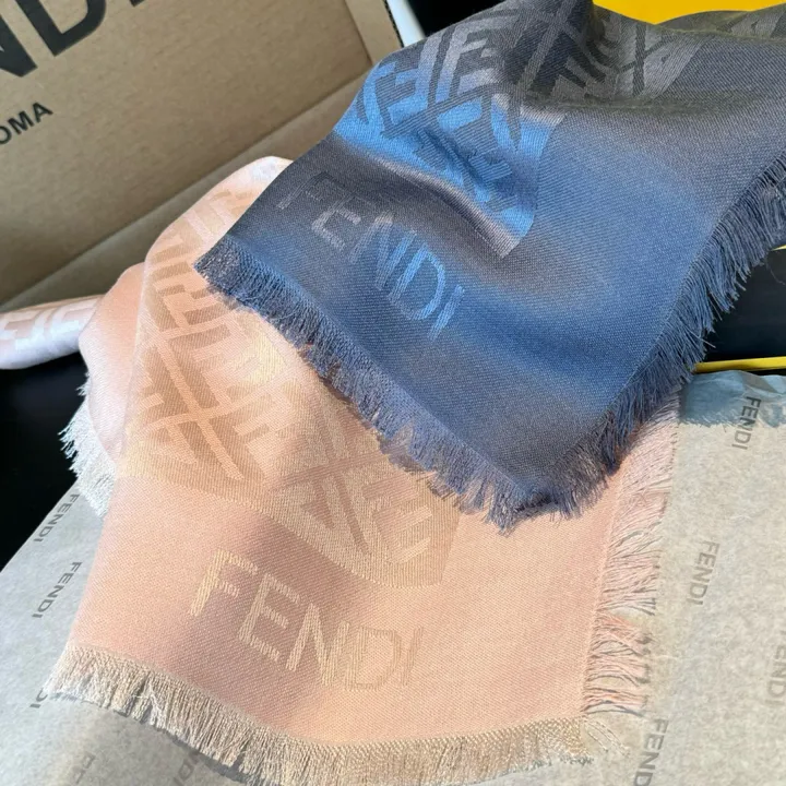 スーパーコピー フェンディ マフラー