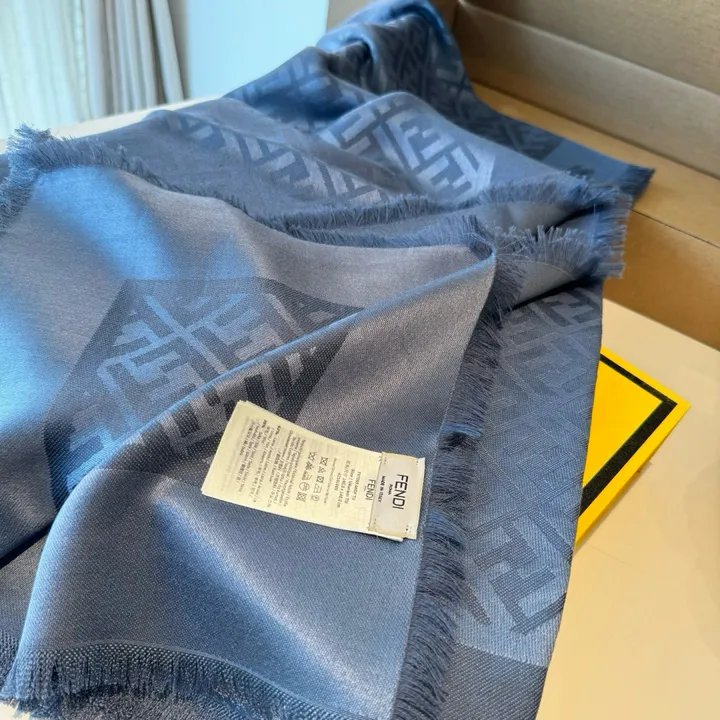 スーパーコピー フェンディ マフラー