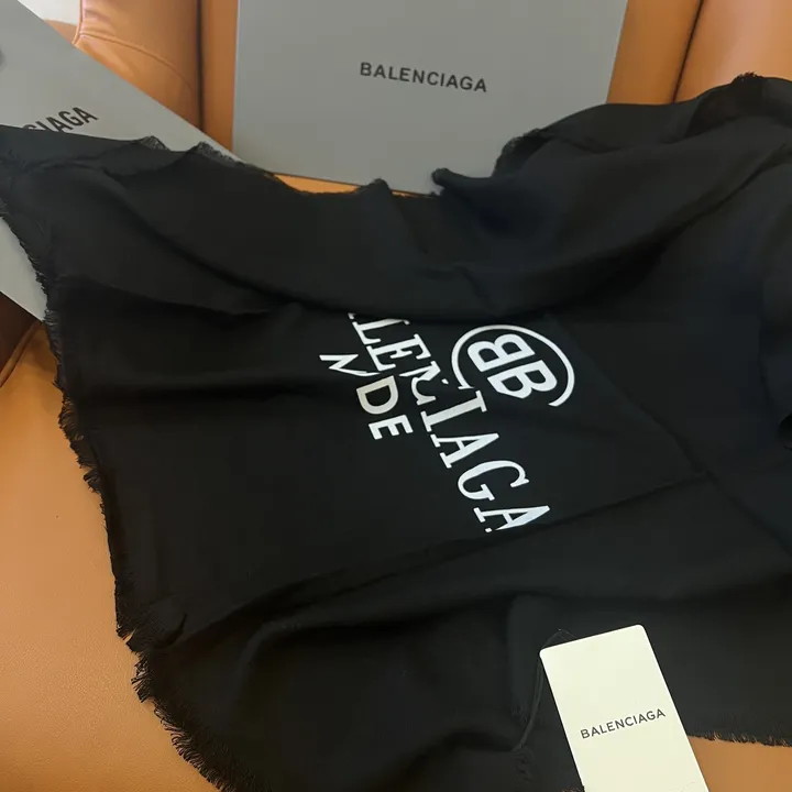 スーパーコピー セリーヌ マフラー