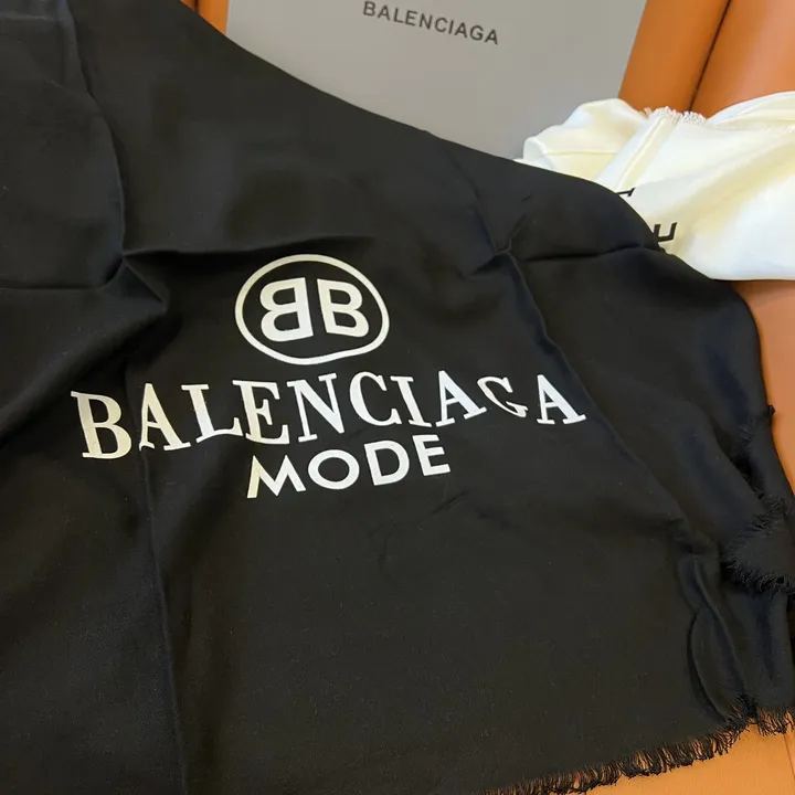 スーパーコピー セリーヌ マフラー