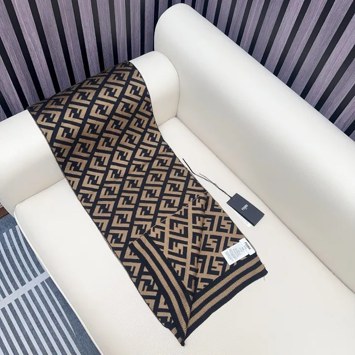 スーパーコピー フェンディ マフラー