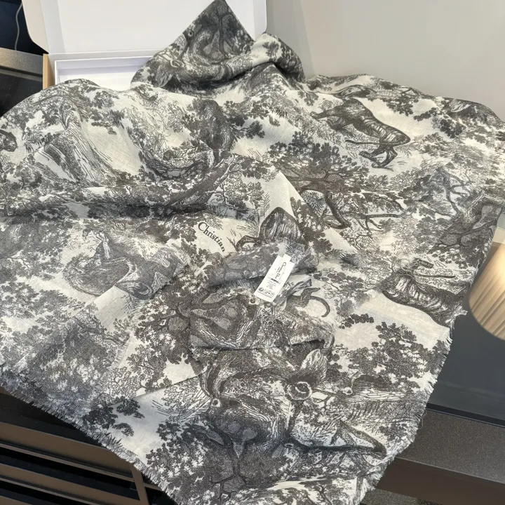 スーパーコピー ディオール マフラー