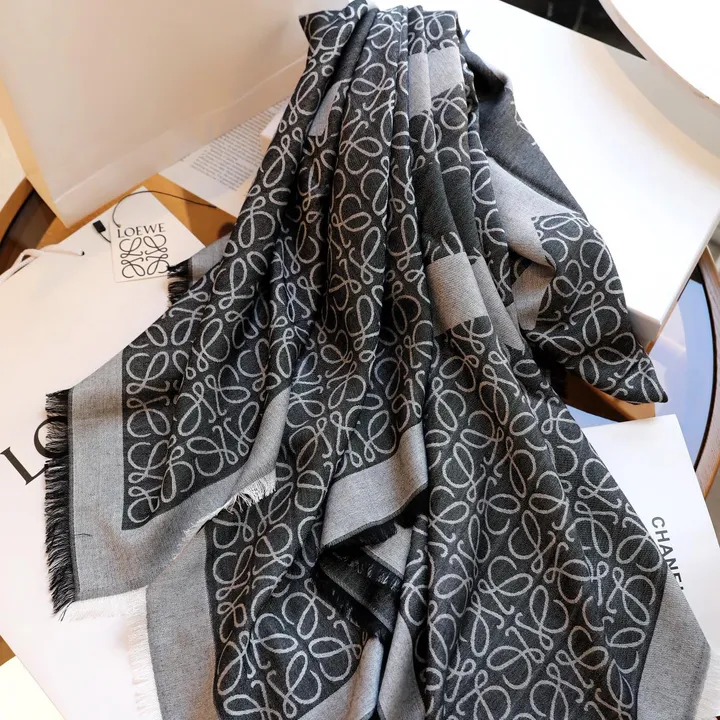 スーパーコピー ロエベ マフラー