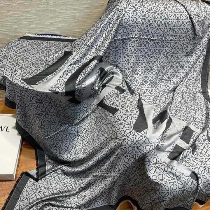 スーパーコピー ロエベ マフラー