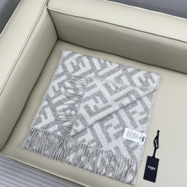 スーパーコピー フェンディ マフラー