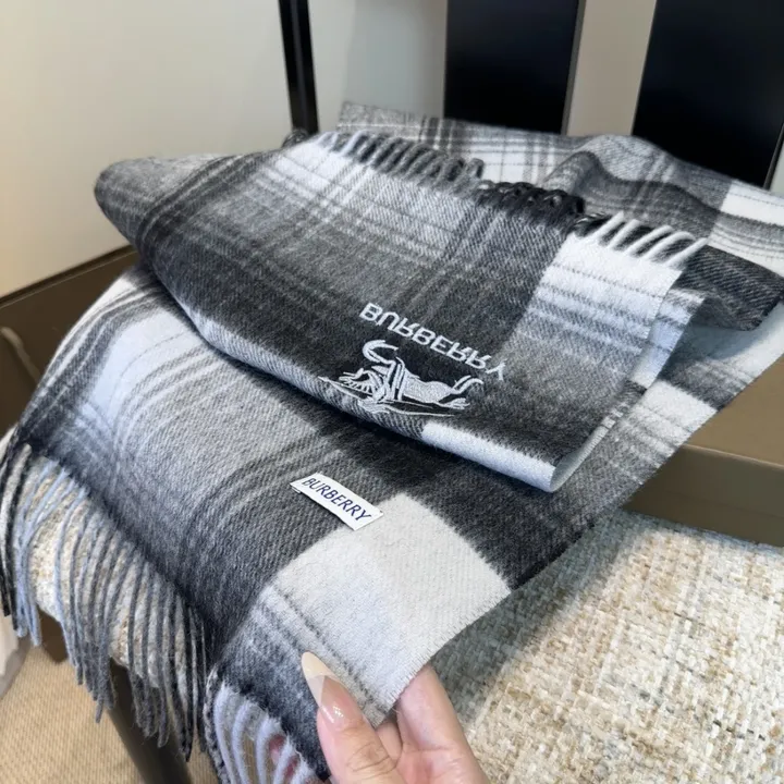 スーパーコピー バーバリー ス マフラー