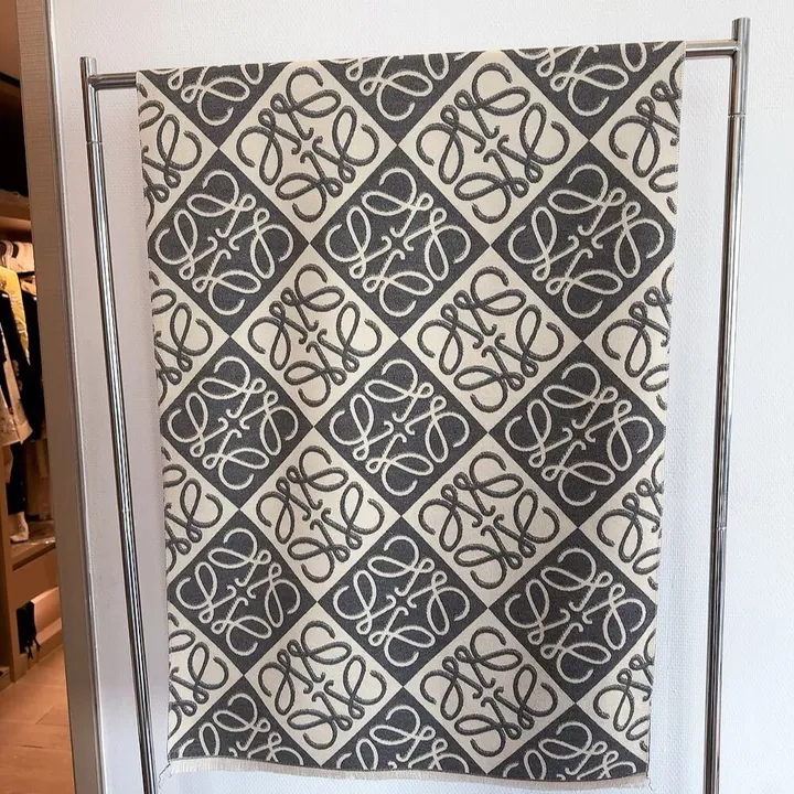 スーパーコピー ロエベ マフラー