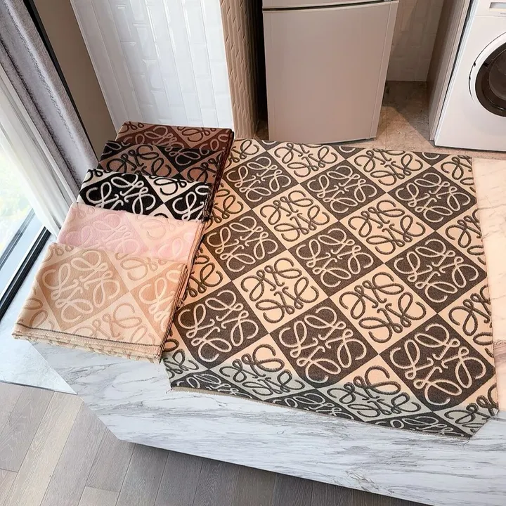 スーパーコピー ロエベ マフラー