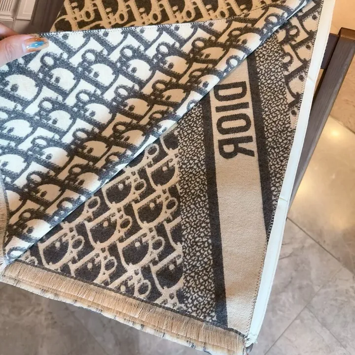 スーパーコピー ディオール マフラー