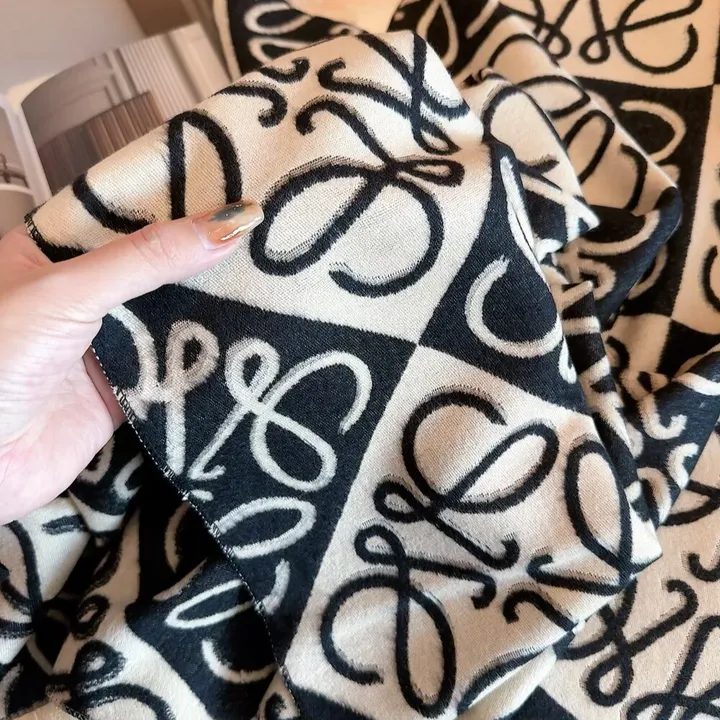 スーパーコピー ロエベ マフラー